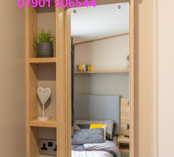 Beautiful 8 berth Indulgent Mini Lodge