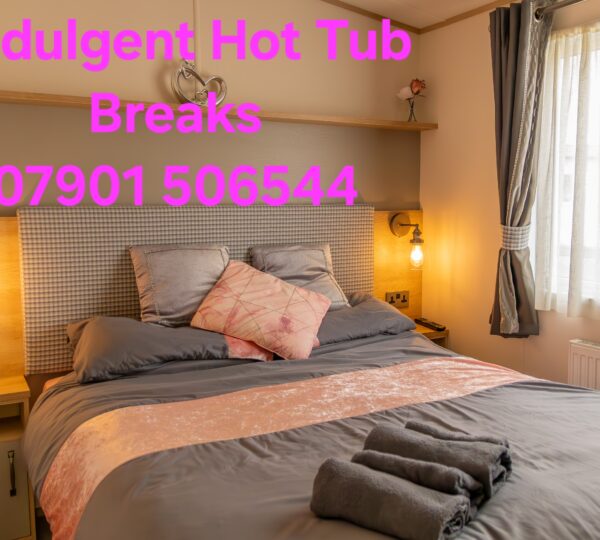 Beautiful 8 berth Indulgent Mini Lodge