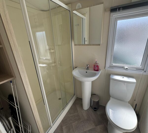 4 Bedroom Luxury Caravan Caister